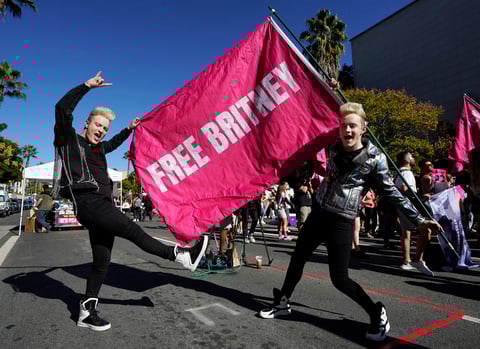 ¡Es libre! Jueza pone fin a la tutela de Britney Spears