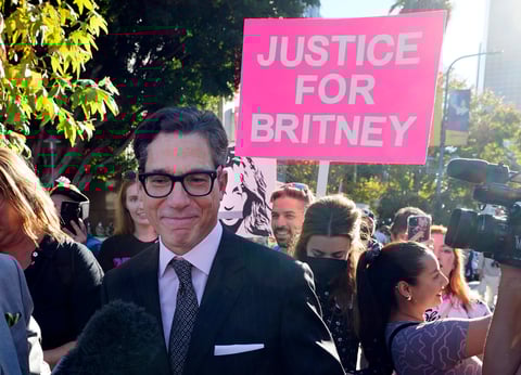 ¡Es libre! Jueza pone fin a la tutela de Britney Spears