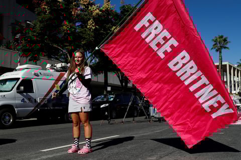 ¡Es libre! Jueza pone fin a la tutela de Britney Spears