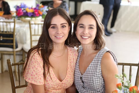 12112021 ENTRE AMIGAS.  Maryfer y Ana Paty.