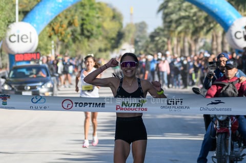 Duranguense Anahí Álvarez se lleva Carrera Elite 10 K Elite MarathonTV; olímpico Santana la varonil