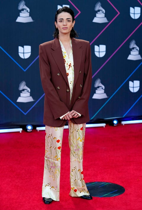 Danna Paola, Mon Laferte, Bella Thorne y más estrellas llenan de glamour a la 'red carpet' del Latin Grammy