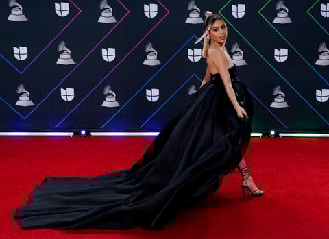 Danna Paola, Mon Laferte, Bella Thorne y más estrellas llenan de glamour a la 'red carpet' del Latin Grammy