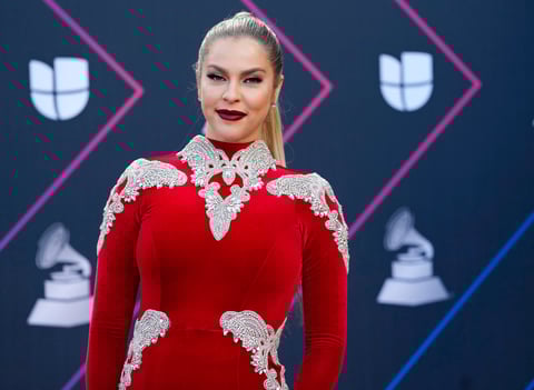 Danna Paola, Mon Laferte, Bella Thorne y más estrellas llenan de glamour a la 'red carpet' del Latin Grammy