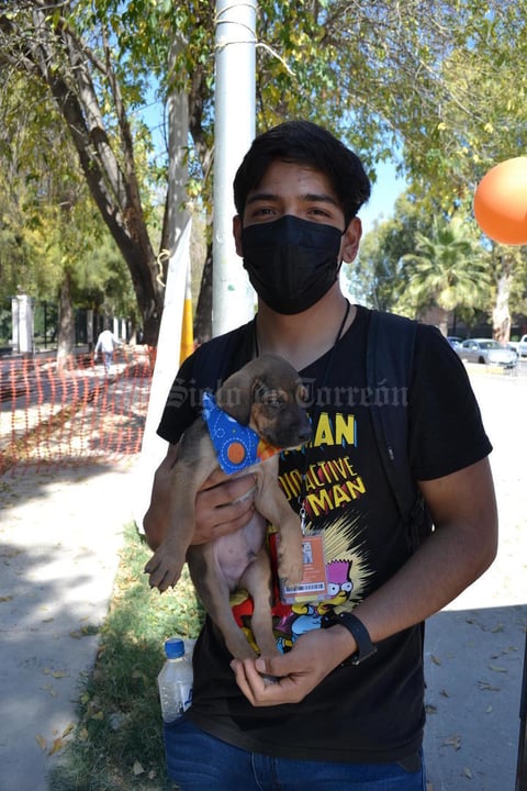 18112021 Erwin y su recién adoptado 'Kaii'.