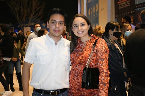 18112021 DISFRUTAN DEL 'POTRILLO'.  Pedro Rodríguez y Luisa Daher.