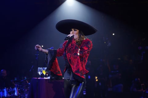 María José y Edith Márquez cantan en Gómez Palacio