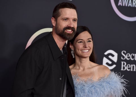 BTS, Olivia Rodrigo y más estrellas llegan a la alfombra roja de los American Music Awards 2021