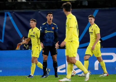 Villarreal va de más a menos ante un efectivo Manchester United