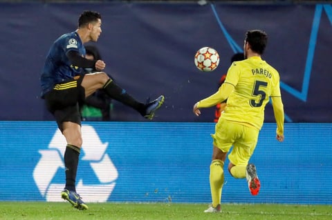Villarreal va de más a menos ante un efectivo Manchester United