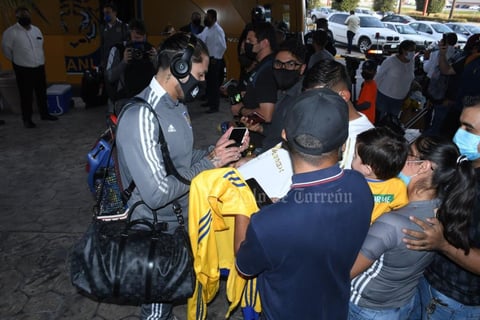 ¡Ya están aquí! Tigres llega a La Laguna para enfrentar a Santos