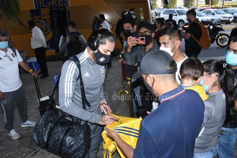 ¡Ya están aquí! Tigres llega a La Laguna para enfrentar a Santos