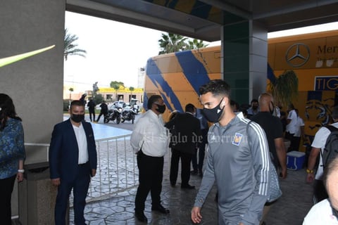 ¡Ya están aquí! Tigres llega a La Laguna para enfrentar a Santos