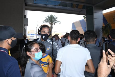 ¡Ya están aquí! Tigres llega a La Laguna para enfrentar a Santos