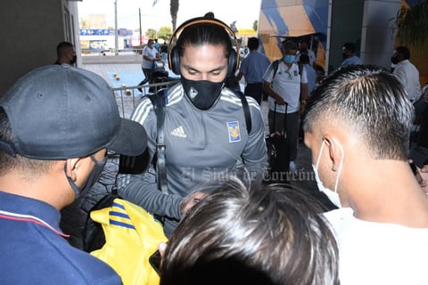 ¡Ya están aquí! Tigres llega a La Laguna para enfrentar a Santos