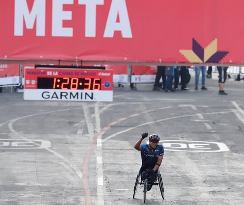 Keniana Lucy Cheruiyot y mexicano Darío Castro triunfan en Maratón de la CDMX
