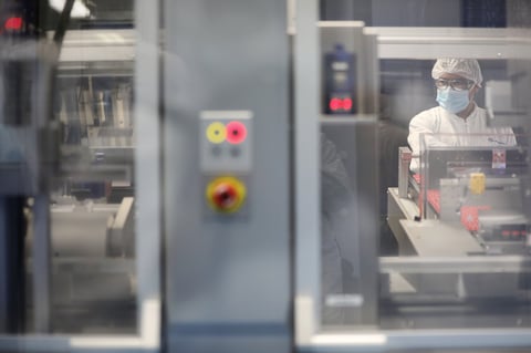 Así es el interior del laboratorio en México que produce vacunas antiCOVID de AstraZeneca