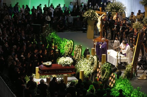 Así le dieron el último adiós a Vicente Fernández en la misa de cuerpo presente