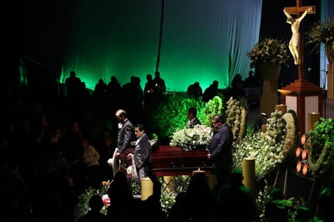 Así le dieron el último adiós a Vicente Fernández en la misa de cuerpo presente