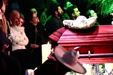 Así le dieron el último adiós a Vicente Fernández en la misa de cuerpo presente
