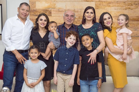 19122021 Fiesta de 65 años de Gerardo De la Torre con su familia.