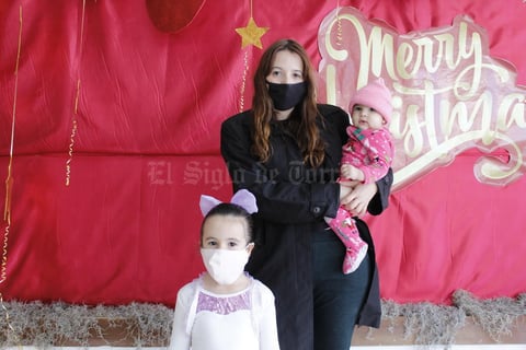 23122021 GOZAN DE FESTIVAL NAVIDEñO.  Michelle y Melanie.