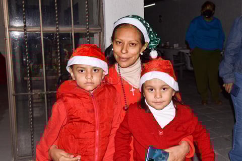 28122021 Jonathan Ramos, Cristina García y Luisa Fernanda Ramos.