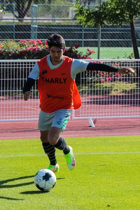 Santos afronta su cuarto duelo de preparación