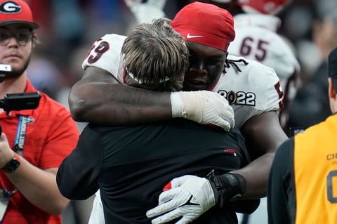 Vencen a Alabama en el campeonato de fútbol americano universitario