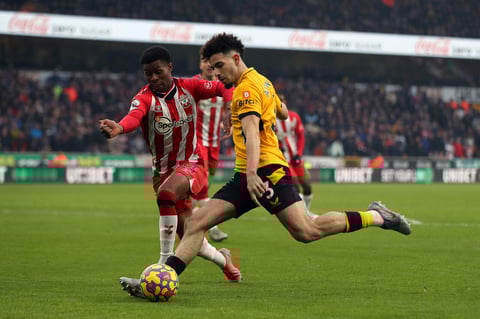 Raúl Jiménez y Adama Traoré alargan la escalada del Wolverhampton