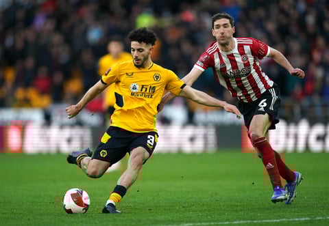 Raúl Jiménez y Adama Traoré alargan la escalada del Wolverhampton