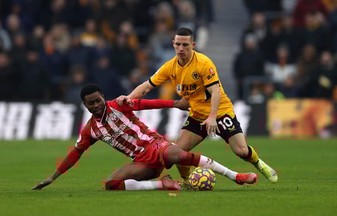 Raúl Jiménez y Adama Traoré alargan la escalada del Wolverhampton