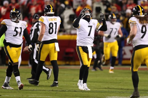 Chiefs clasifican con victoria sobre Steelers en despedida de Roethlisberger