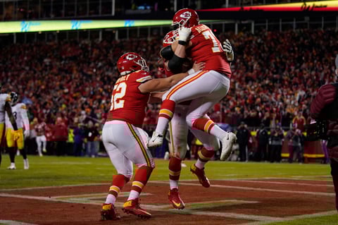 Chiefs clasifican con victoria sobre Steelers en despedida de Roethlisberger