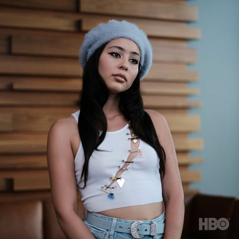 'Maddy' (Alexa Demie) fue engañada por 'Nate' con su mejor amiga 'Cassie'.