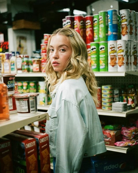 'Cassie' (Sidney Sweeney) se ha visto envuelta en relaciones poco saludables, su nuevo interés amoroso no es otro que 'Nate' (Jacob Elordi).