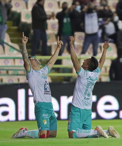 El ecuatoriano Ángel Mena salva a su equipo de la derrota