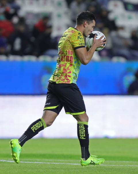 El ecuatoriano Ángel Mena salva a su equipo de la derrota