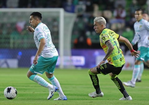 El ecuatoriano Ángel Mena salva a su equipo de la derrota