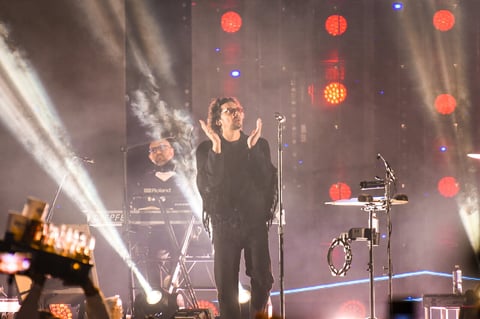 A lo largo del espectáculo, Zoé complació a sus fans con mas melodías, entre ellas: Fin de semana, El Duelo, Canción de cuna para Marte, Vía Láctea, Paula, Labios rotos y Soñé.