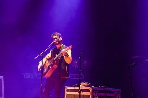 Invitado  Christian Jean abrió el concierto de Zoé.