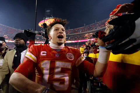 Kansas City Chiefs vencieron 42-36 a los Buffalo Bills en tiempo extra