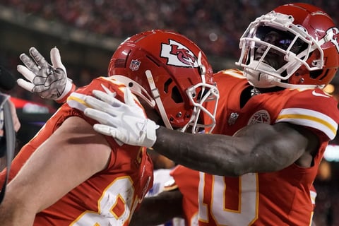 Kansas City Chiefs vencieron 42-36 a los Buffalo Bills en tiempo extra