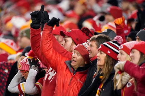 Kansas City Chiefs vencieron 42-36 a los Buffalo Bills en tiempo extra