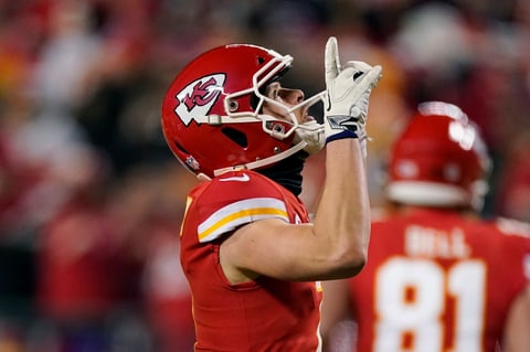 Kansas City Chiefs vencieron 42-36 a los Buffalo Bills en tiempo extra
