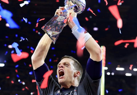 Houston (United States), 06/02/2017.- (FILE) - New England Patriots quarterback Tom Brady celebrates with the Vince Lombardi Trophy after the Patriots defeated the Falcons in overtime of Super Bowl LI in Houston, Texas, USA, 05 February 2017 (reissued 29 January 2022). Tom Brady announced on 01 February 2022 that he will be retiring from American Football. (Disturbios, Estados Unidos) EFE/EPA/TANNEN MAURY *** Local Caption *** 55959640