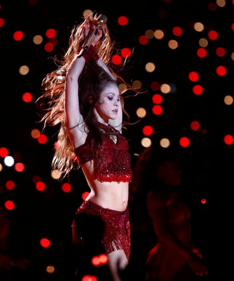 Miami Gardens (United States), 02/02/2020.- Colombian singer Shakira performs during halftime of the National Football League's Super Bowl LIV at Hard Rock Stadium in Miami Gardens, Florida, USA, 02 February 2020. (Estados Unidos) EFE/EPA/LARRY W. SMITH