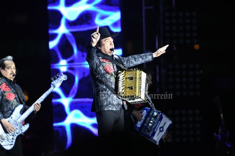 Los Tigres del Norte dieron su concierto número 22 en la ciudad la noche del viernes 4 de marzo