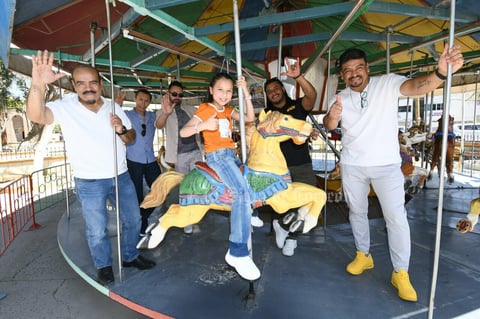 Sorprenden a Cynthia Campos con divertida tarde en la Alameda Zaragoza