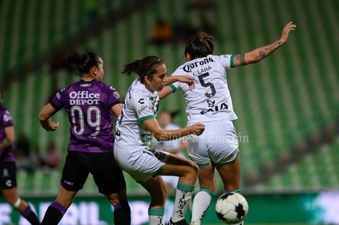 Tropieza Santos Laguna en casa ante Pachuca Femenil